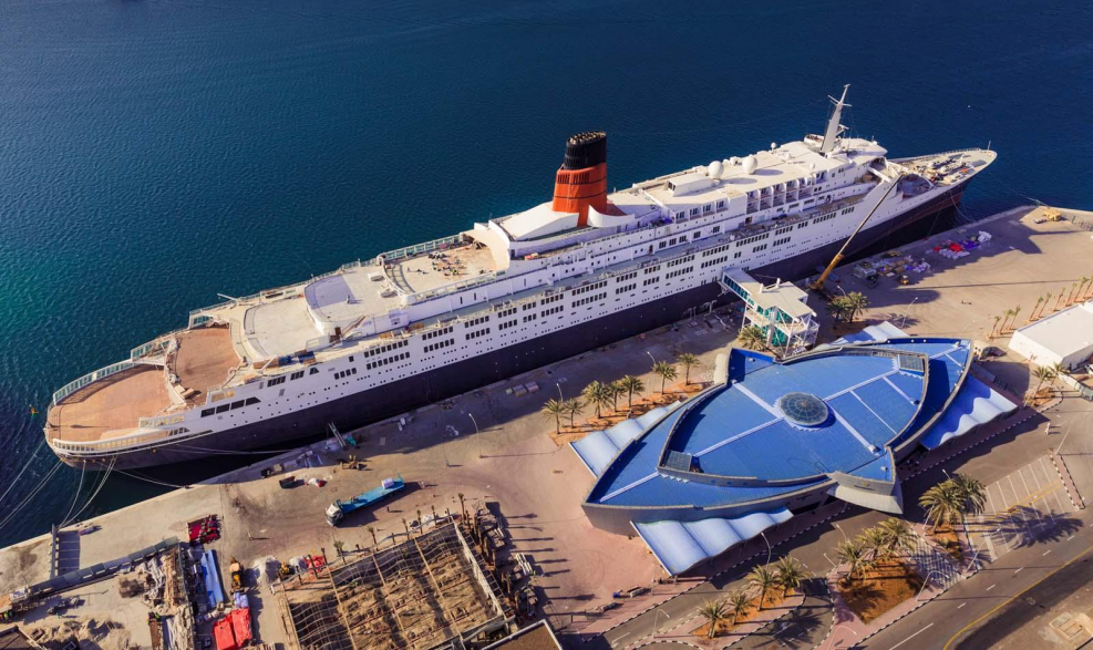 Круизный лайнер Queen Elizabeth-2