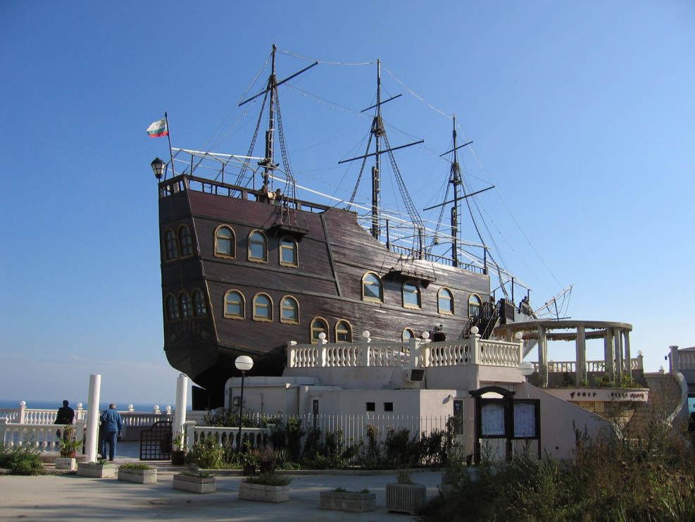 Отель корабль на Азовском море