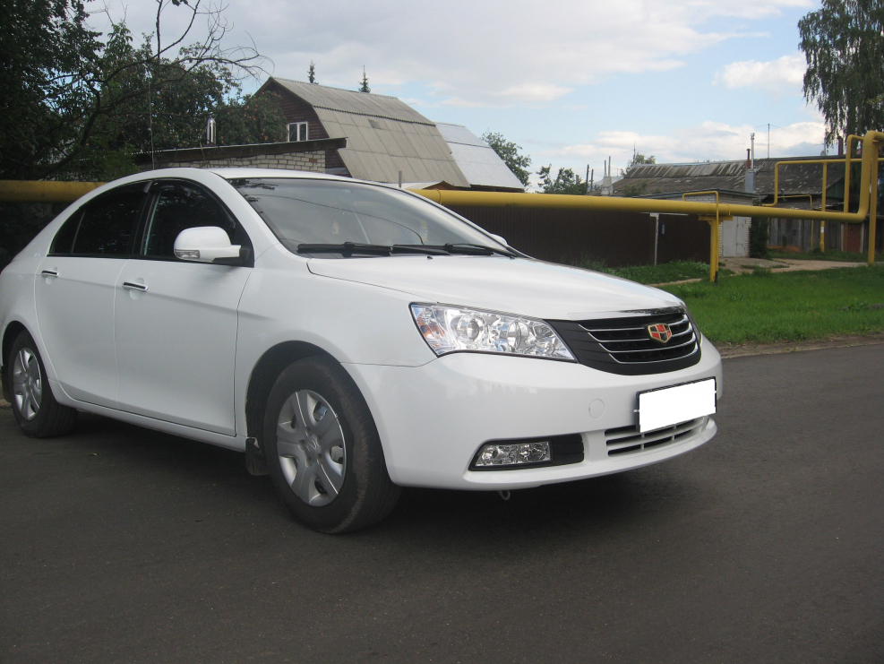 Geely Atlas 2,4 белый