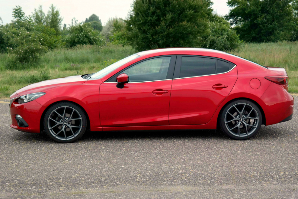 Mazda 3 r16