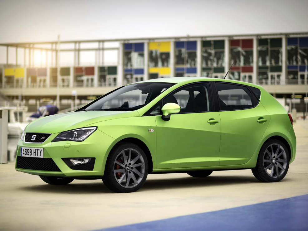 Seat Ibiza зеленый