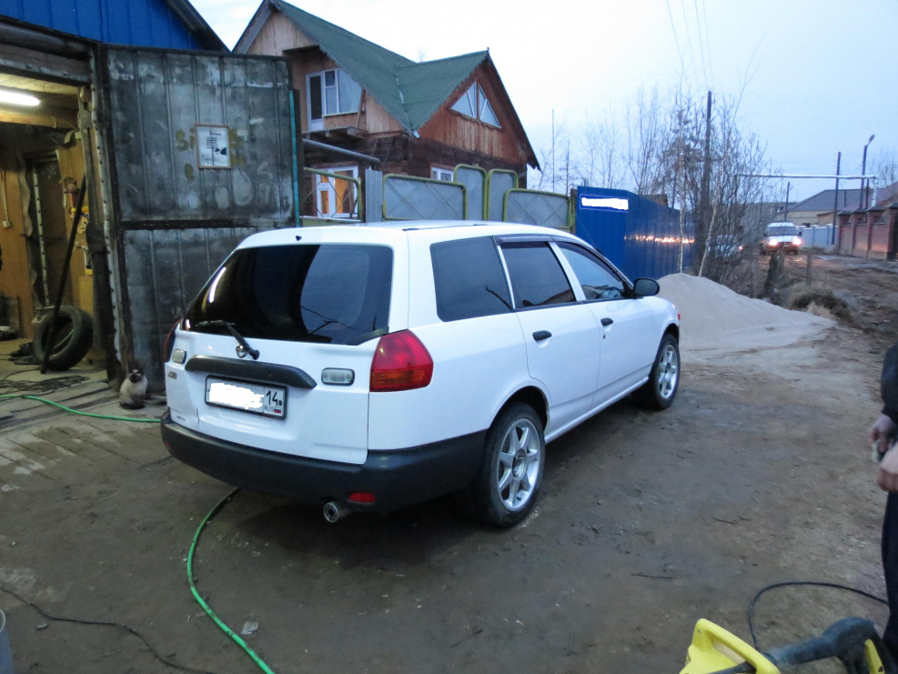 Ниссан ад 2001г