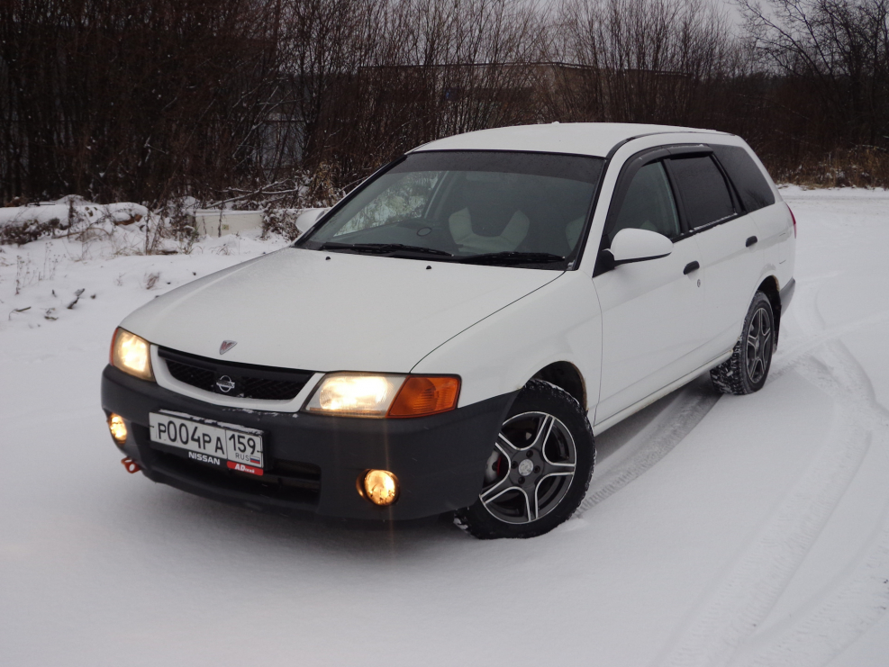 Nissan ad y11