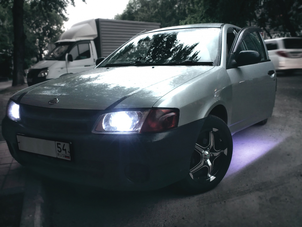 Nissan ad 2000 темные фары