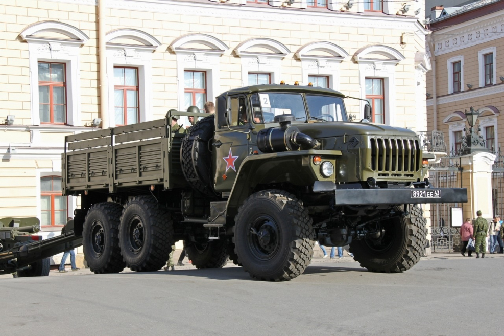 Урал грузовик 43206