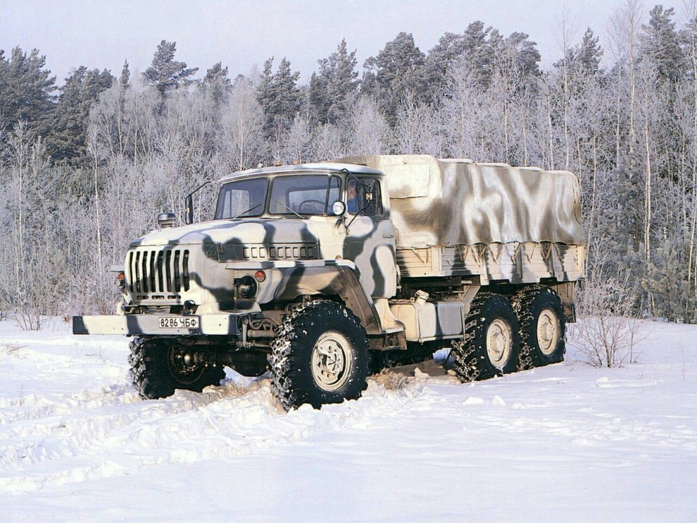 Урал- тягач военный 6308