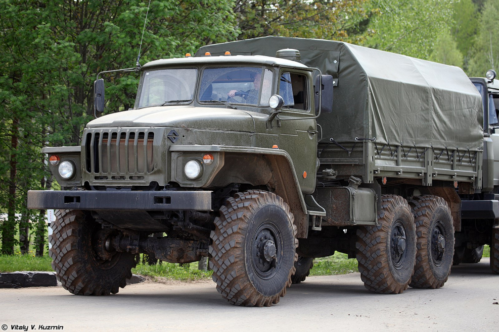 Автомобиль Урал Урал 4320