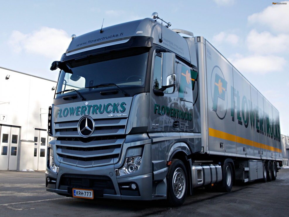 Тягач Mercedes-Benz Actros