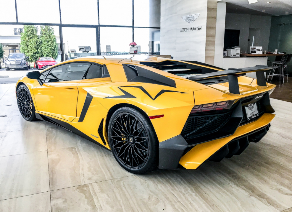 Lamborghini Aventador LP 750