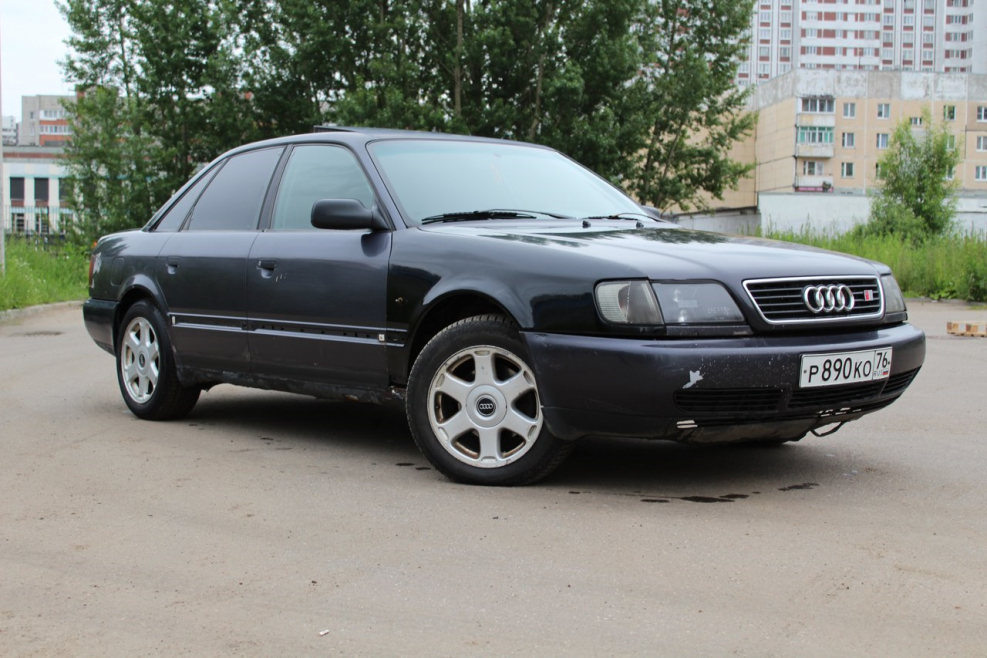 Ауди 100 черная