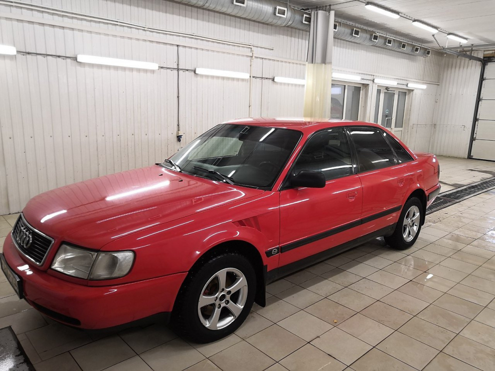 Ауди 100 с4 красная