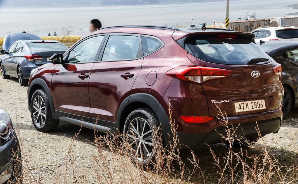 Hyundai Tucson 2016 бордовый