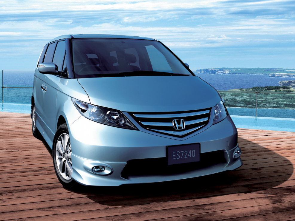 Минивэн Honda Elysion