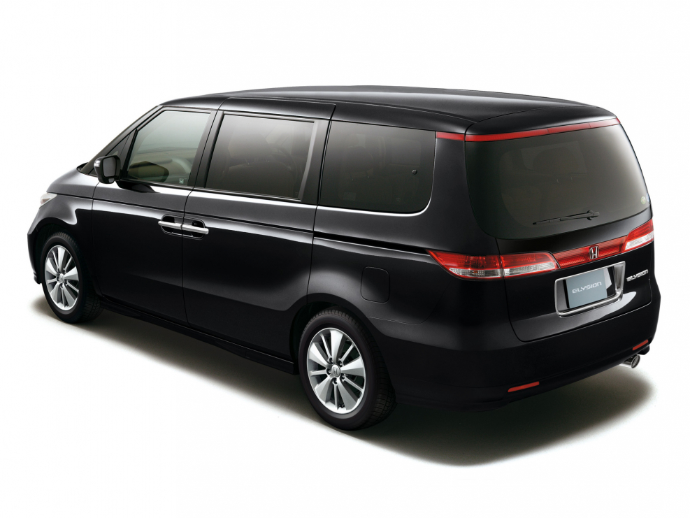 Минивэн Honda Elysion