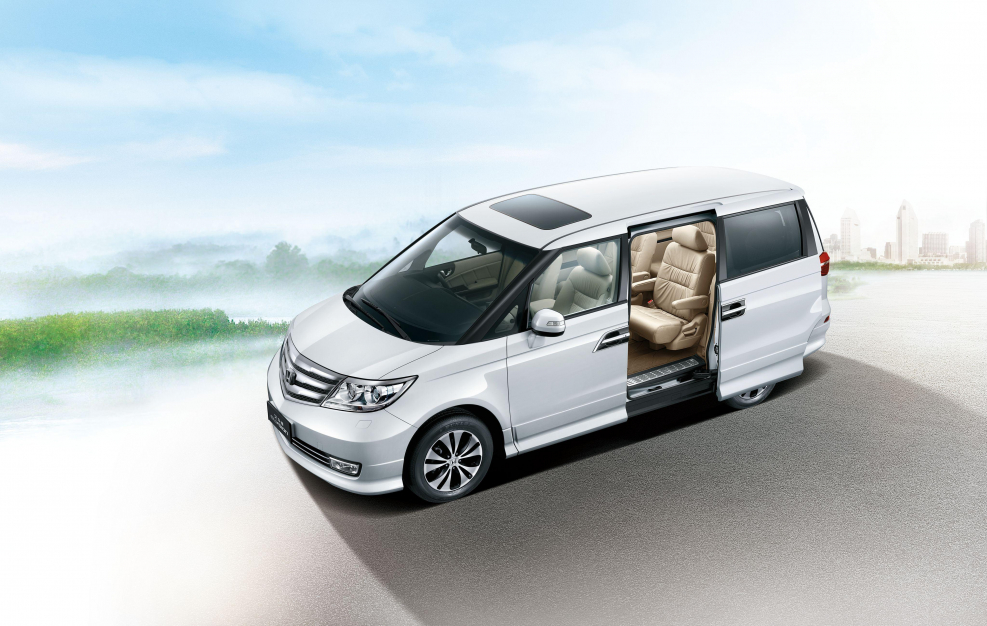 Минивэн Honda Elysion 2019