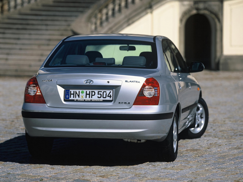 Hyundai Elantra 2 поколения