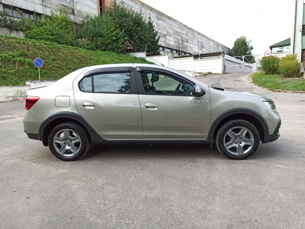 Renault Logan Stepway светлый базальт
