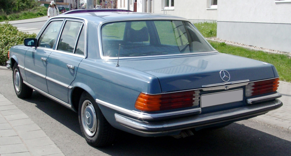 W116 Mercedes голубой