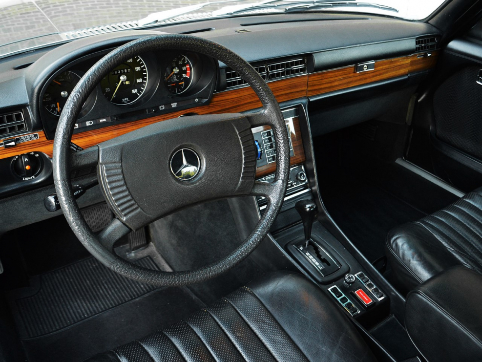 Mercedes-Benz w116