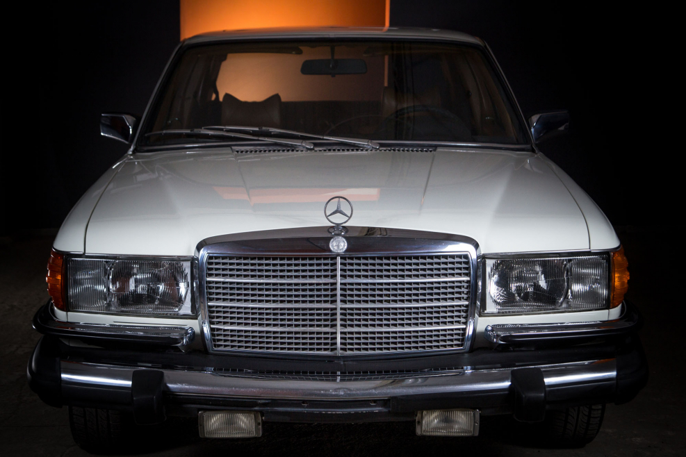 Автомобиль Мерседес w116