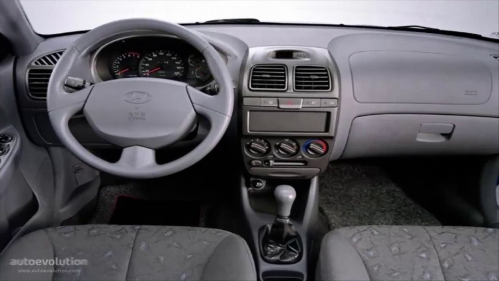 Хундай акцент 2009 салон