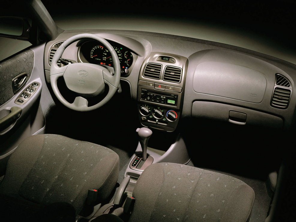 Hyundai Accent II ТАГАЗ салон