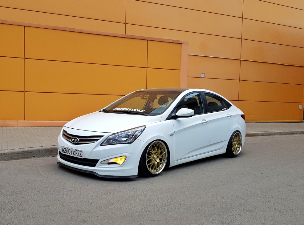 Hyundai Solaris 2015 на r17