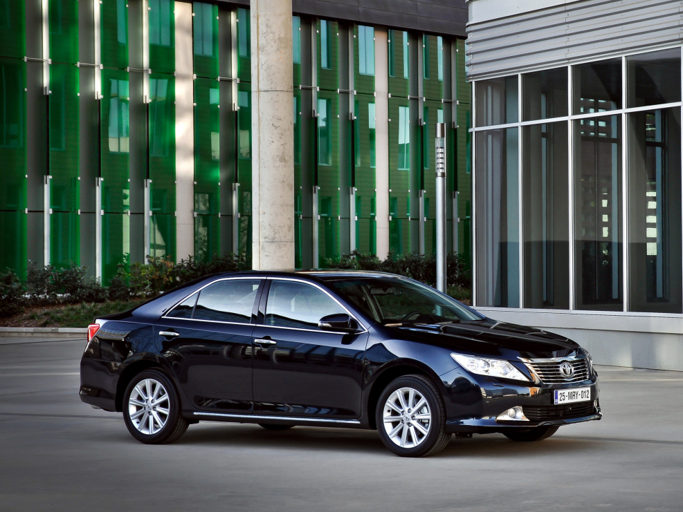 Toyota Camry новая
