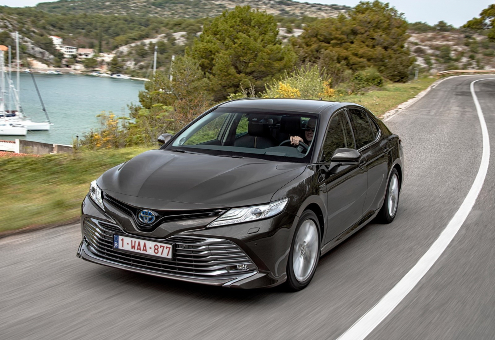 Toyota Camry v20