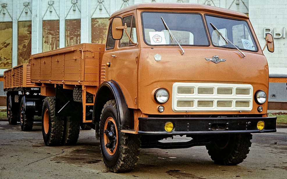 Советский грузовик МАЗ 500