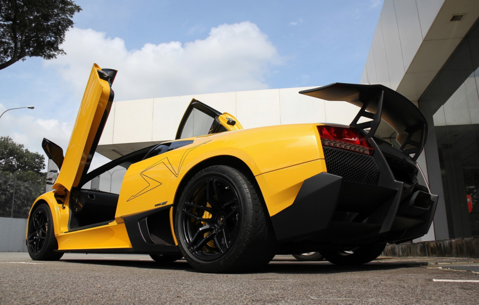 Lamborghini Aventador