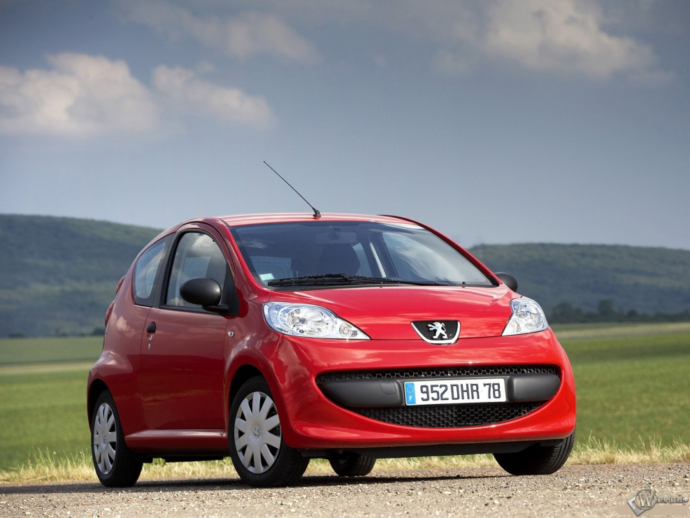 Машина Peugeot 107