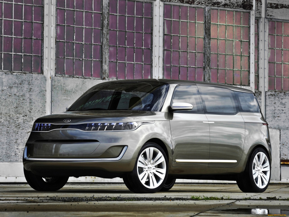 Kia минивэн Carnival
