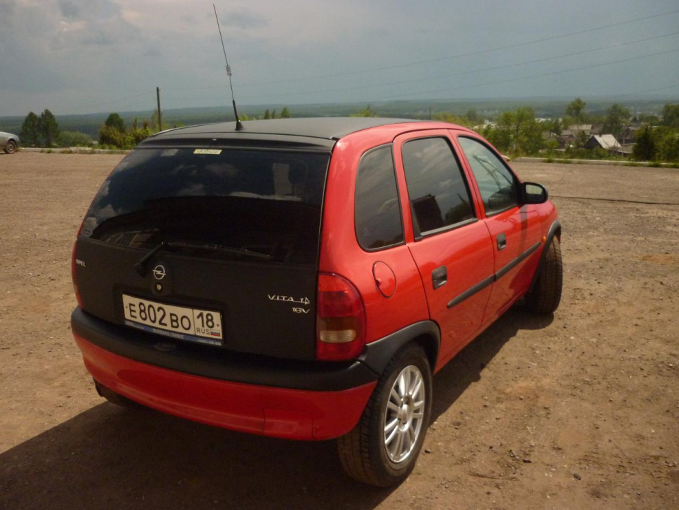 Опель Корса 2001г