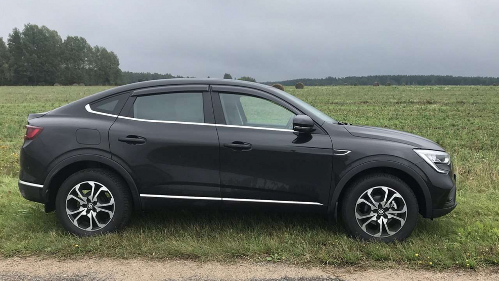 Renault Arkana чёрная