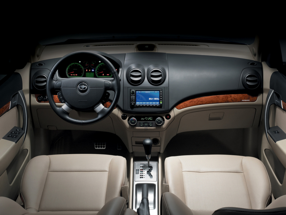 Daewoo Gentra Salon