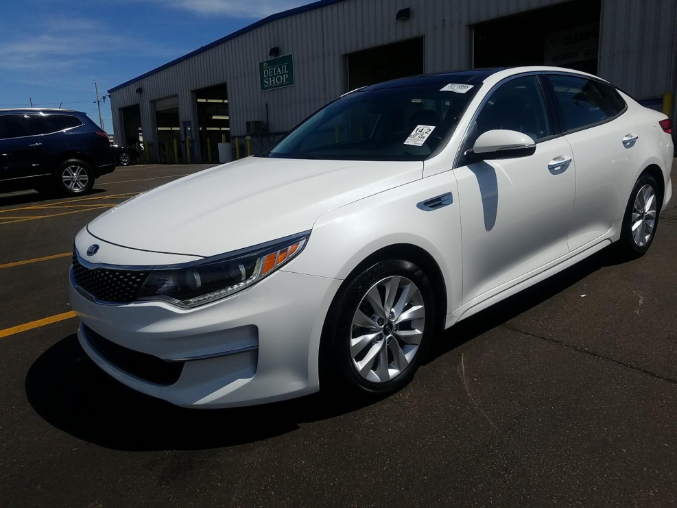 Kia k5 2021 белая