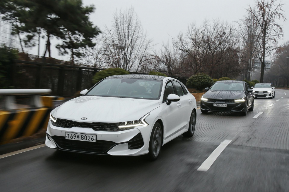 Kia k5 белая