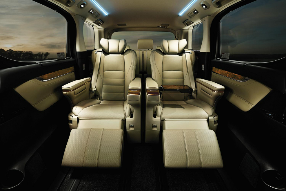 Toyota Alphard 2021 салон