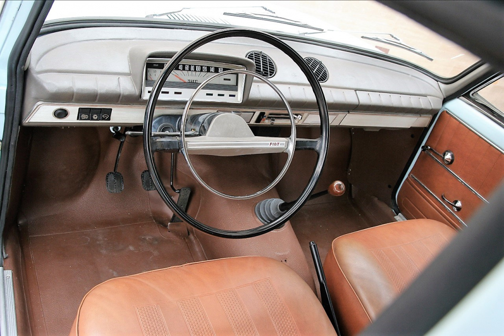 Fiat 124 салон