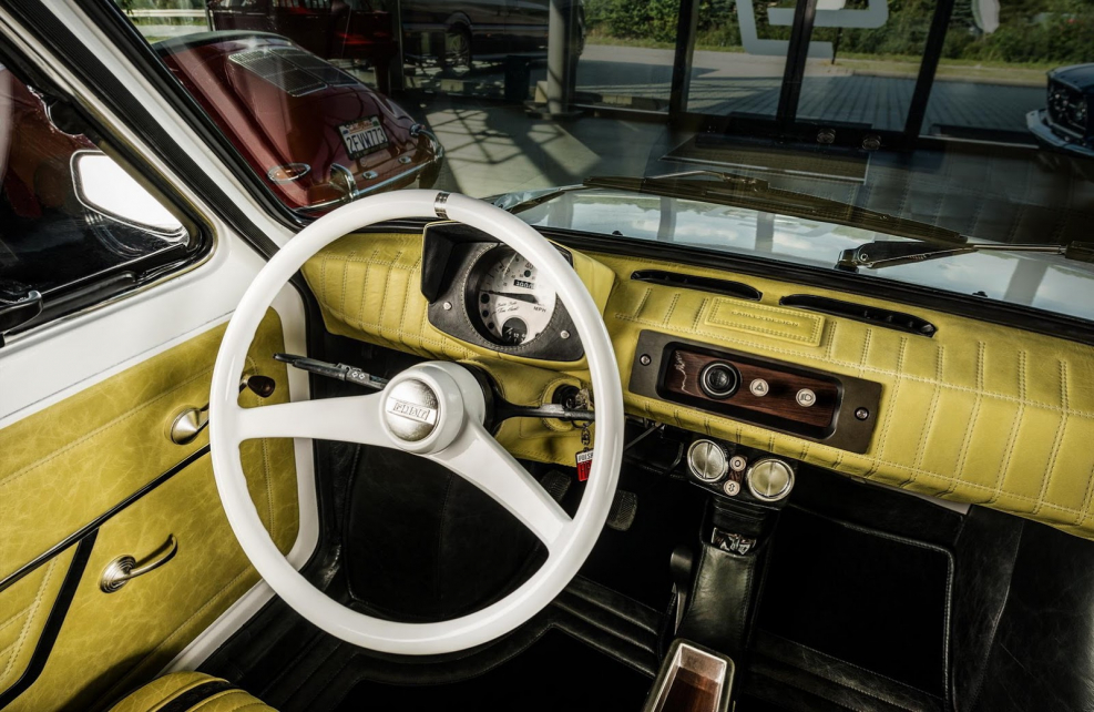 Fiat 124 speciale салон