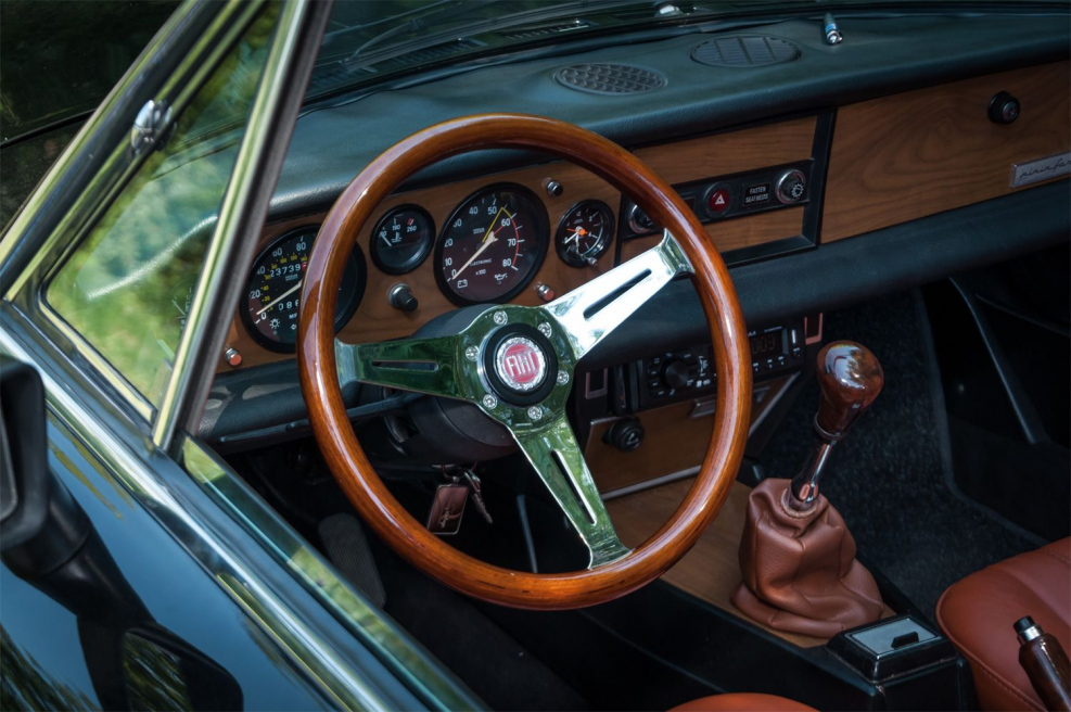 Fiat 124 Sport Spider салон