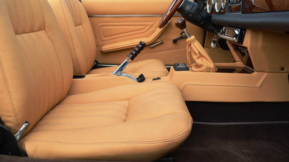 Fiat 124 Spider салон