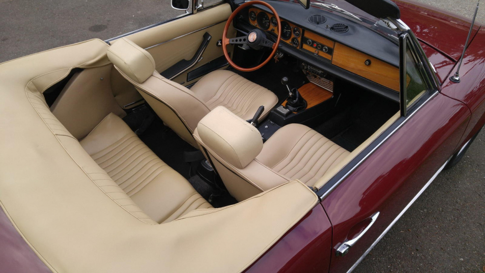 Fiat 124 Spider 1966 салон