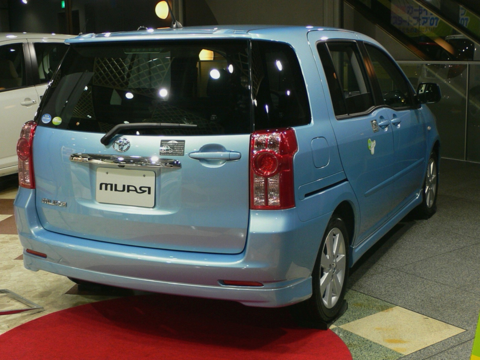 Тойота Раум 2