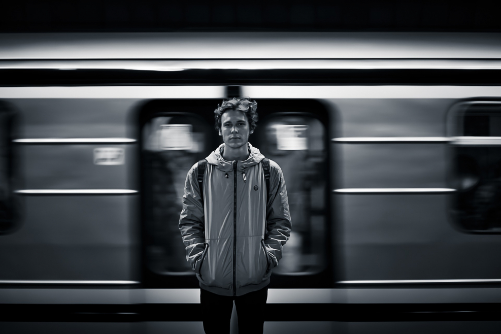Мужская фотосессия в метро