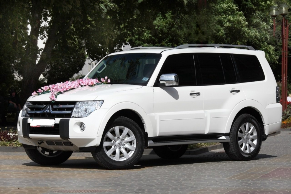 Митсубиши Паджеро белый