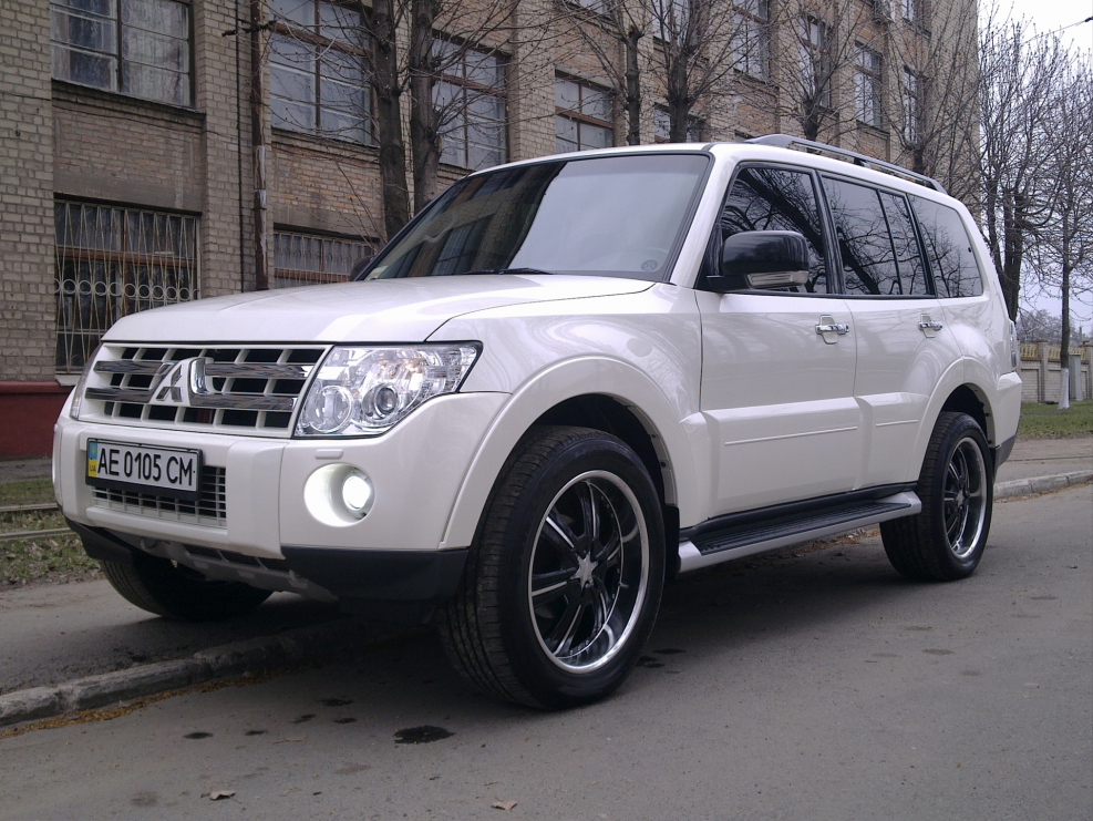Мицубиси Паджеро 2008 белая