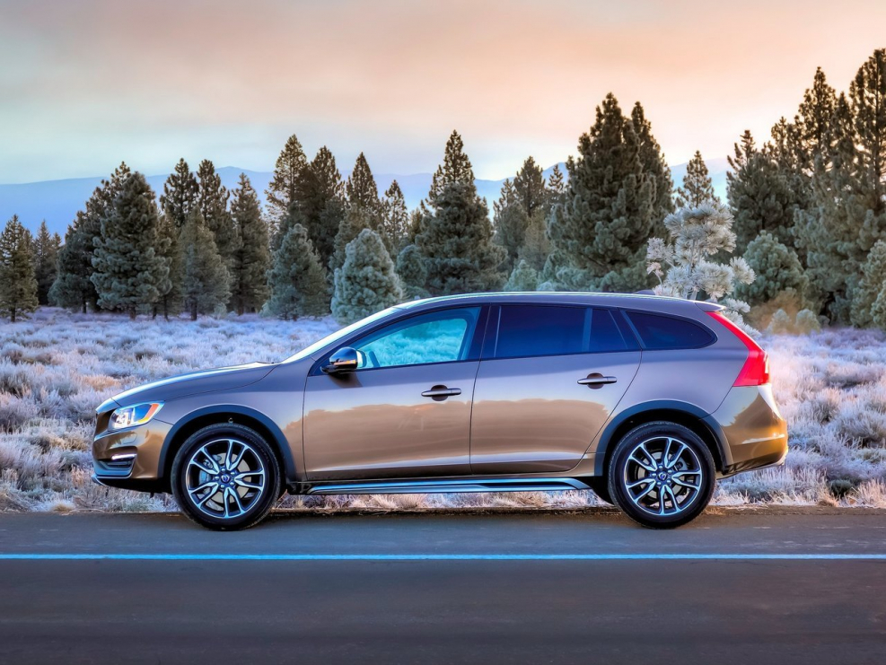 Volvo v60 Cross Country 2015