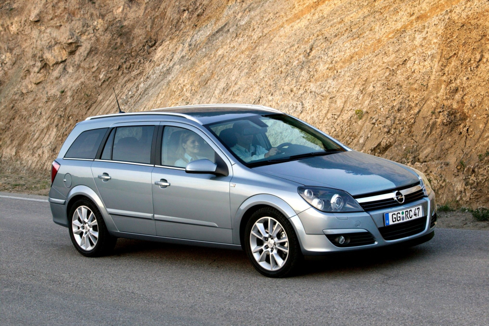Автомобиль Opel Astra Caravan 1.6